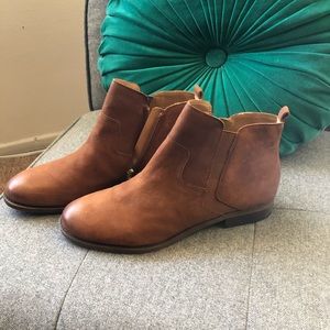 Low heel brown ankle boot size 10